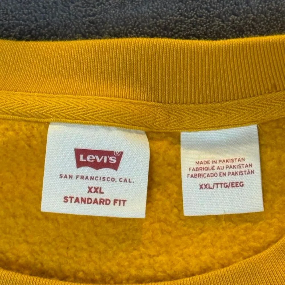 Levi-s Men's Yellow and Gold Sweatshirt
